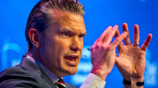 Le secrétaire américain à la Guerre, Pete Hegseth, a félicité l'Australie pour avoir « intensifié » ses dépenses de défense et sa collaboration avec les États-Unis dans un discours prononcé lors du Dialogue Shangri-la à Singapour.