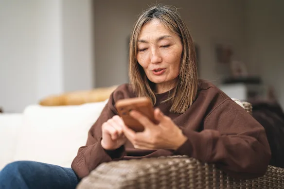 Si vous êtes toujours celui qui contacte en premier, cela pourrait signaler un problème. 