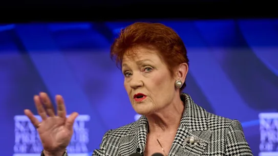 La dirigeante de One Nation, Pauline Hanson, s'adressant au National Press Club. 