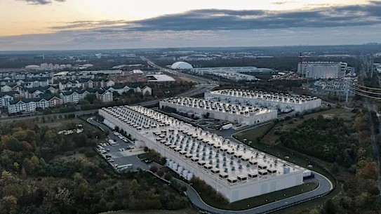 Les centres de données, comme celui photographié dans l’État américain de Virginie, consomment d’énormes quantités d’électricité.