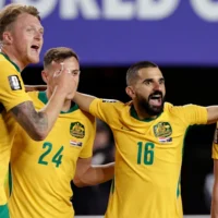 Les Socceroos blessés rentrent chez eux alors que leurs coéquipiers se tournent vers l&rsquo;histoire de la Coupe du monde