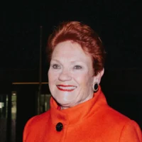 Pauline Hanson est sur un pivot vers le juste milieu