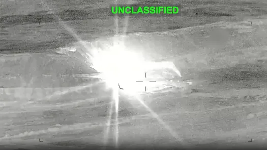 Les avions de combat de la marine américaine et de l'armée de l'air ont mené des frappes sur 10 cibles militaires iraniennes à plusieurs endroits dans et à proximité du détroit d'Ormuz.