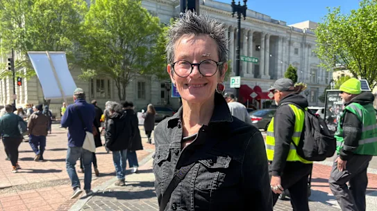 Linda Edwards, qui organise des manifestations contre les centres de données en Virginie et à Washington DC.