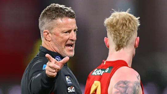 L'entraîneur des Suns, Damien Hardwick.