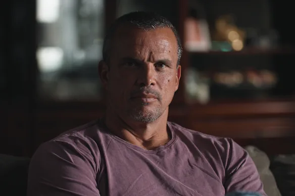 L'ancien olympien Scott Miller raconte son histoire dans le documentaire ABC Deep End: The Scott Miller Story.  