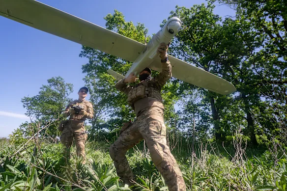 Les efforts de l'Ukraine pour repousser l'invasion russe ont permis à l'Ukraine de devenir un pionnier dans l'utilisation de drones à faible coût.