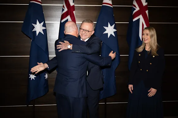 Le Premier ministre Anthony Albanese et son homologue kiwi Christopher Luxon ont échangé des piques à Noosa.