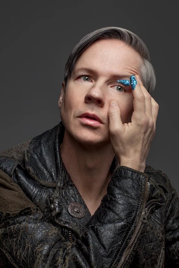 John Cameron Mitchell : « Pour moi, une relation, c'est comprendre qu'une seule personne ne peut pas répondre à tous vos besoins. »