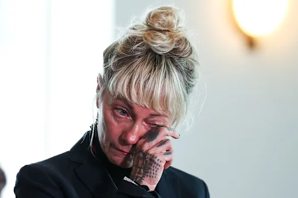 Juliet Lamont, participante à la Global Sumud Flotilla, lors d'une conférence de presse au Parlement ce mois-ci.