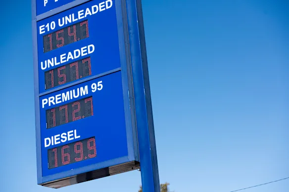 Les prix du carburant sont tombés à leur plus bas niveau depuis le début de la guerre en Iran.