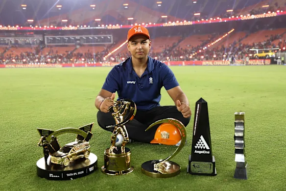 Vaibhav Suryavanshi a remporté de nombreux prix pour avoir dominé l'IPL.