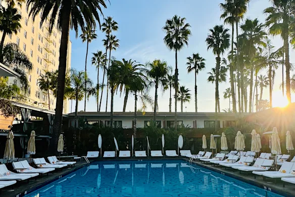 Hockney a changé à jamais notre façon de voir les piscines, a écrit Barry Humphries, y compris celle de l'hôtel Hollywood Roosevelt de Los Angeles.