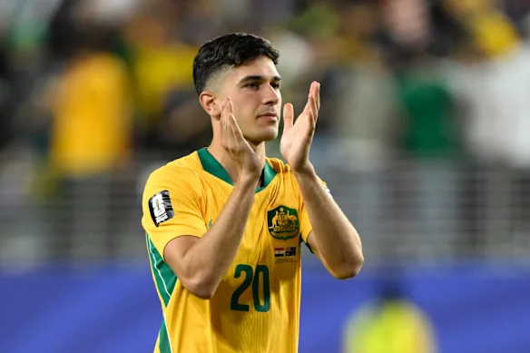 Cristian Volpato après le match des Socceroos contre le Paraguay.
