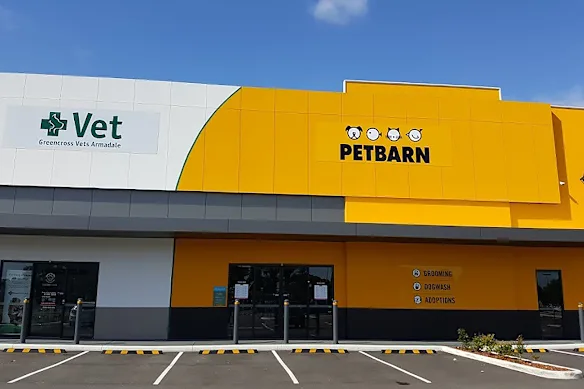 Le drame survient à un moment crucial pour l'entreprise, le géant des supermarchés Coles confirmant qu'il est en pourparlers pour acquérir Petbarn de TPG et l'entreprise vétérinaire Greencross pour un prix estimé à 4 milliards de dollars.