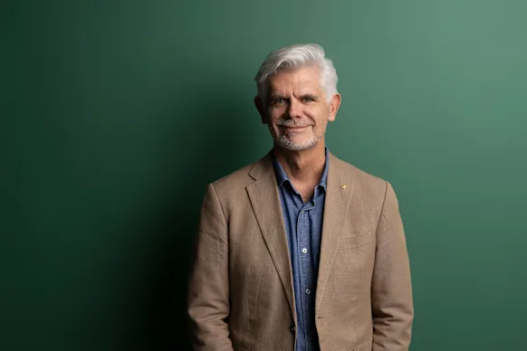 L'auteur et ancien diplomate Ian Kemish.