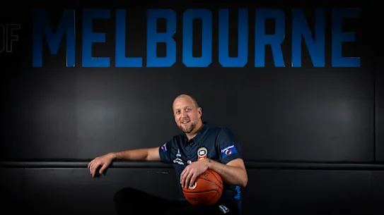 La star australienne du basket-ball Joe Ingles est de retour dans la NBL après une brillante carrière dans la NBA.