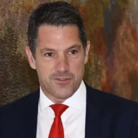 Alex Antic : L&rsquo;avenir du Parti libéral du sénateur est menacé après les éloges de One Nation