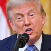 Après la défaite de la Cour suprême, les barrières douanières rétablies par Donald Trump menacent le Canada, le Brésil, l&rsquo;Espagne – et le monde.