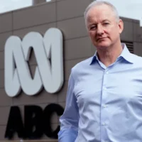 Le patron d&rsquo;ABC affirme qu&rsquo;Anthropic veut payer des décennies de contenu pour former son chatbot Claude