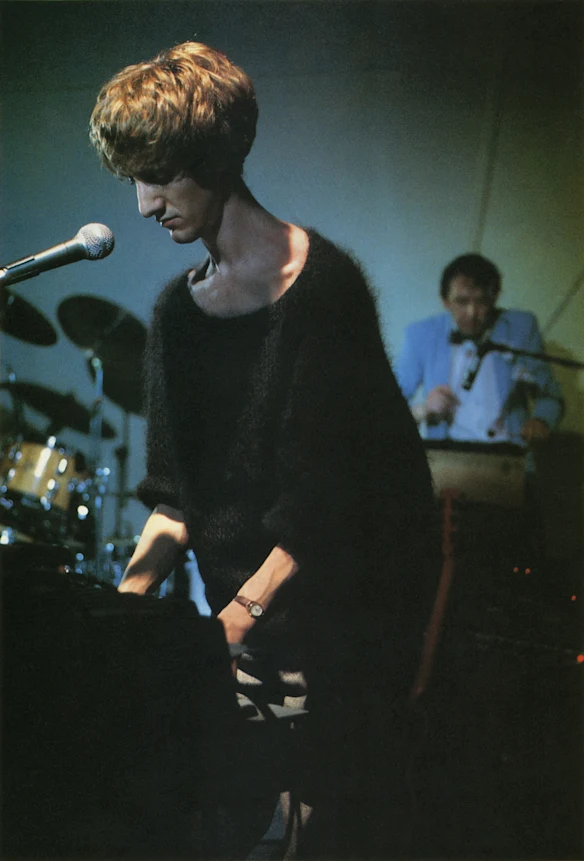 Vini Reilly et Bruce Mitchell se produisent au Japon en 1985.