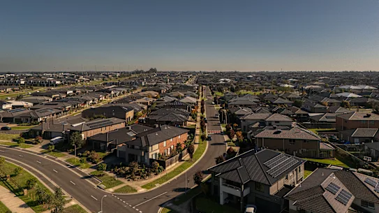 Les maisons d'un seul bloc seraient remplacées par des maisons de ville à trois étages dans le cadre d'un plan visant à réduire le coût du logement dans toute l'Australie.