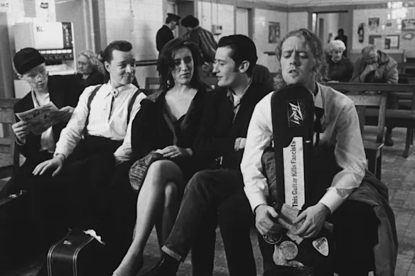 Tiré de la rue : Glen Hansard (à droite) dans le rôle d'Outspan dans The Commitments.