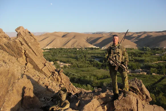 Le lieutenant-colonel à la retraite Paul Scanlan, un défenseur de l'action contre les blessures par explosion dans la défense, pendant son service dans l'armée.