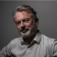 Sam Neill est décédé à l&rsquo;âge de 78 ans : la star bien-aimée des films Jurassic Park pleurée