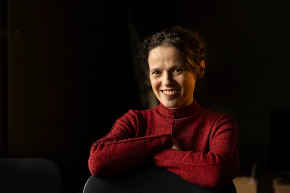 Roslyn Oades, réalisatrice de théâtre documentaire.
