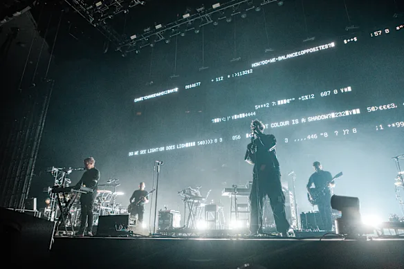 Massive Attack sur scène à la Rod Laver Arena.