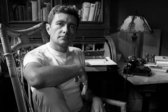 James Leo Herlihy, photographié à New York en 1965, s'est spécialisé dans les outsiders.
