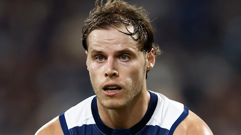 AFL 2026 : l'entraîneur des Geelong Cats, Chris Scott, s'exprime alors que le club répond à la demande de détails de l'AFL sur la renonciation à la commotion cérébrale de Jake Kolodjashnij