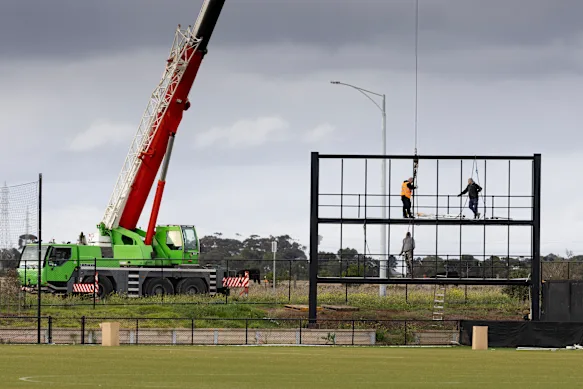 Les commerçants ont été occupés à démonter Ironbark Fields cette semaine après la liquidation officielle de Western United.