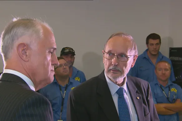 Le fondateur du CEA, Ian Croser, avec Malcolm Turnbull, alors premier ministre, en 2016.