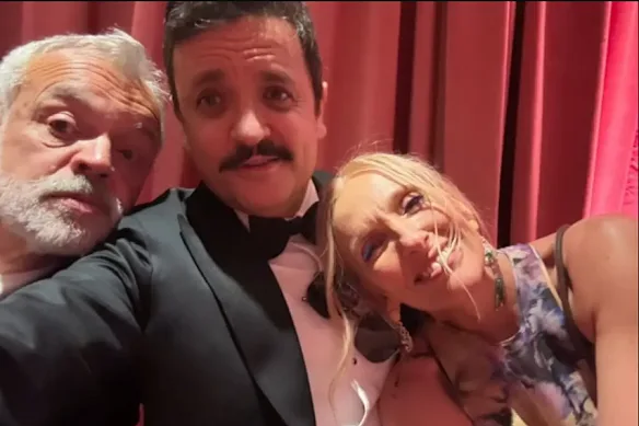 Heureusement, des invités comme Graham Norton et Toni Collette ne se sont pas fondus à l'intérieur de la salle lors de cette journée très chaude.