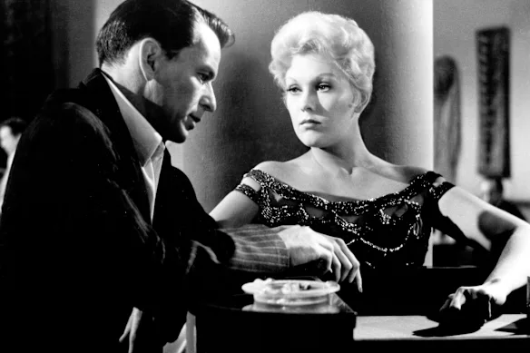 Kim Novak avec Frank Sinatra dans L'Homme au bras d'or, l'un des films projetés lors de la saison des films de Kim Novak du MIFF.
