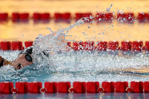 Katie Ledecky en action lors de la finale du 1500 m nage libre féminin.