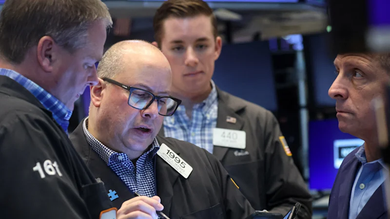 Les marchés aujourd'hui : Wall Street remonte alors que le pétrole baisse, l'inflation ralentit ; L'ASX est sur le point de chuter