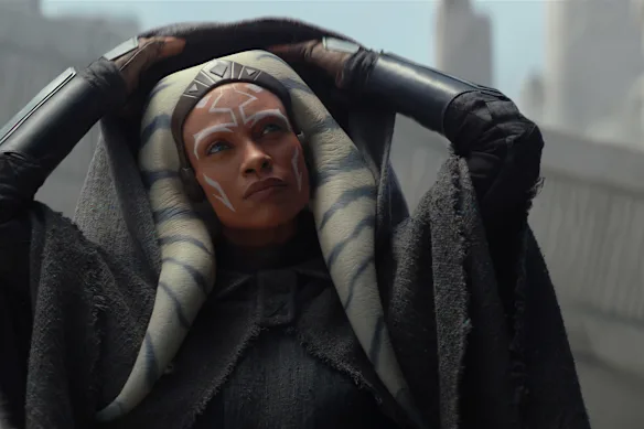 Rosario Dawson dans le rôle d'Ahsoka Tano. La deuxième saison de la série devrait figurer parmi les grandes révélations de cette année.