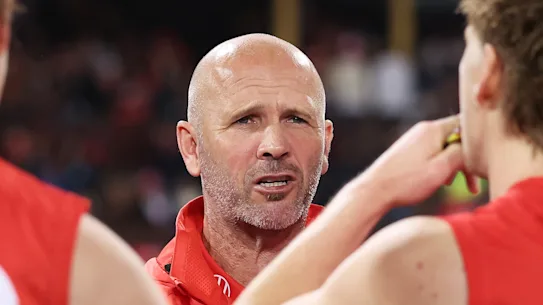 Mark McVeigh est considéré comme le favori pour remporter le poste d'entraîneur d'Essendon.