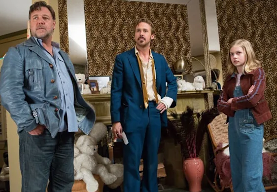 Angourie Rice, alors âgée de 13 ans seulement lorsqu'elle a commencé le tournage, tient tête à Gosling et Crowe.