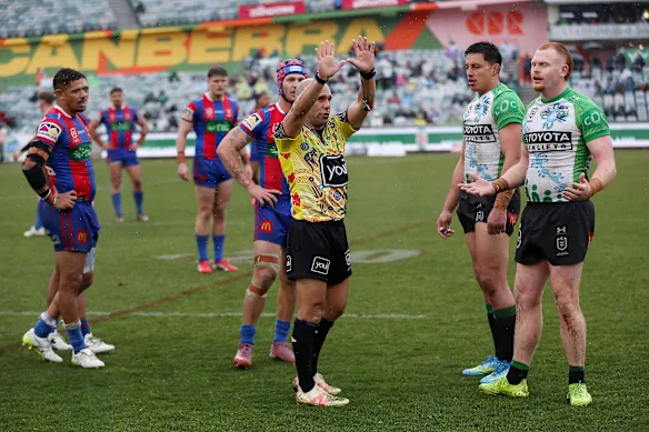Corey Horsburgh reçoit – encore une fois – ses ordres de marche à un moment clé du choc avec Newcastle.