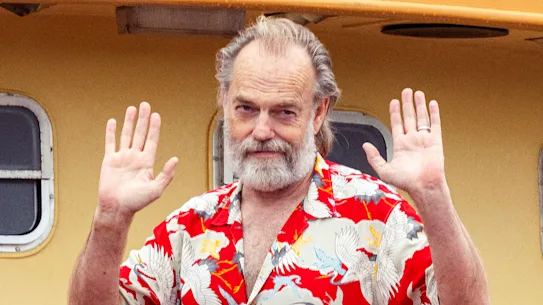 Hugo Weaving joue dans la prochaine série Paramount+ Dalliance, co-créée par le légendaire producteur John Edwards.