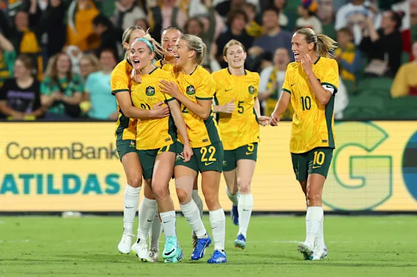 Falvo a contribué à garantir l’égalité de salaire pour les Matildas et les Socceroos et a été l’un des architectes de la Coupe du monde 2023. 