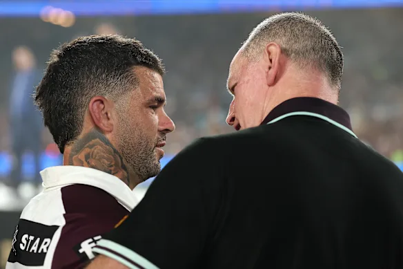 Adam Reynolds et Michael Maguire après la victoire de Brisbane au poste de Premier ministre l'année dernière.