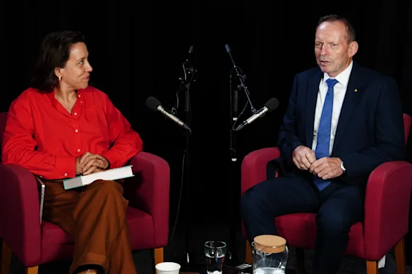 La réalisatrice Rachel Perkins et l'ancien premier ministre Tony Abbott. 