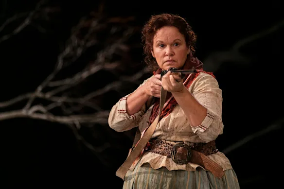 Leah Purcell dans The Drover's Wife: The Legend of Molly Johnson, qui est en train d'être transformée en série télévisée.