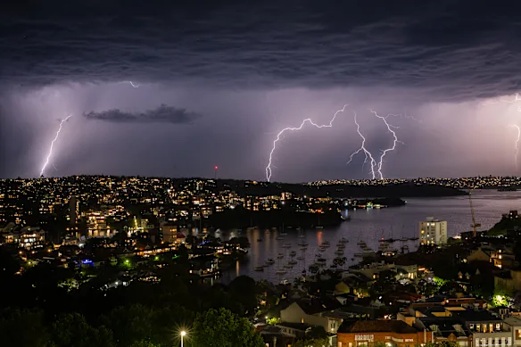 Les catastrophes naturelles telles que les tempêtes ont accru la demande de construction.