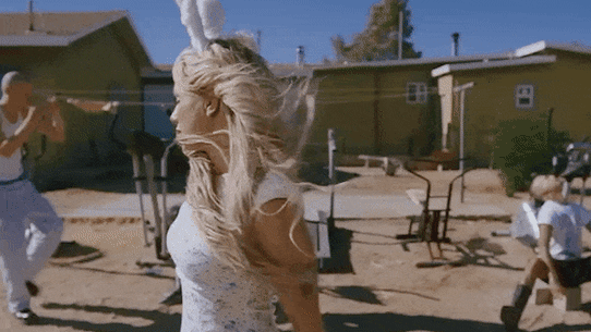 Rencontrez Slayyyter, l'évasion la plus improbable de la pop.